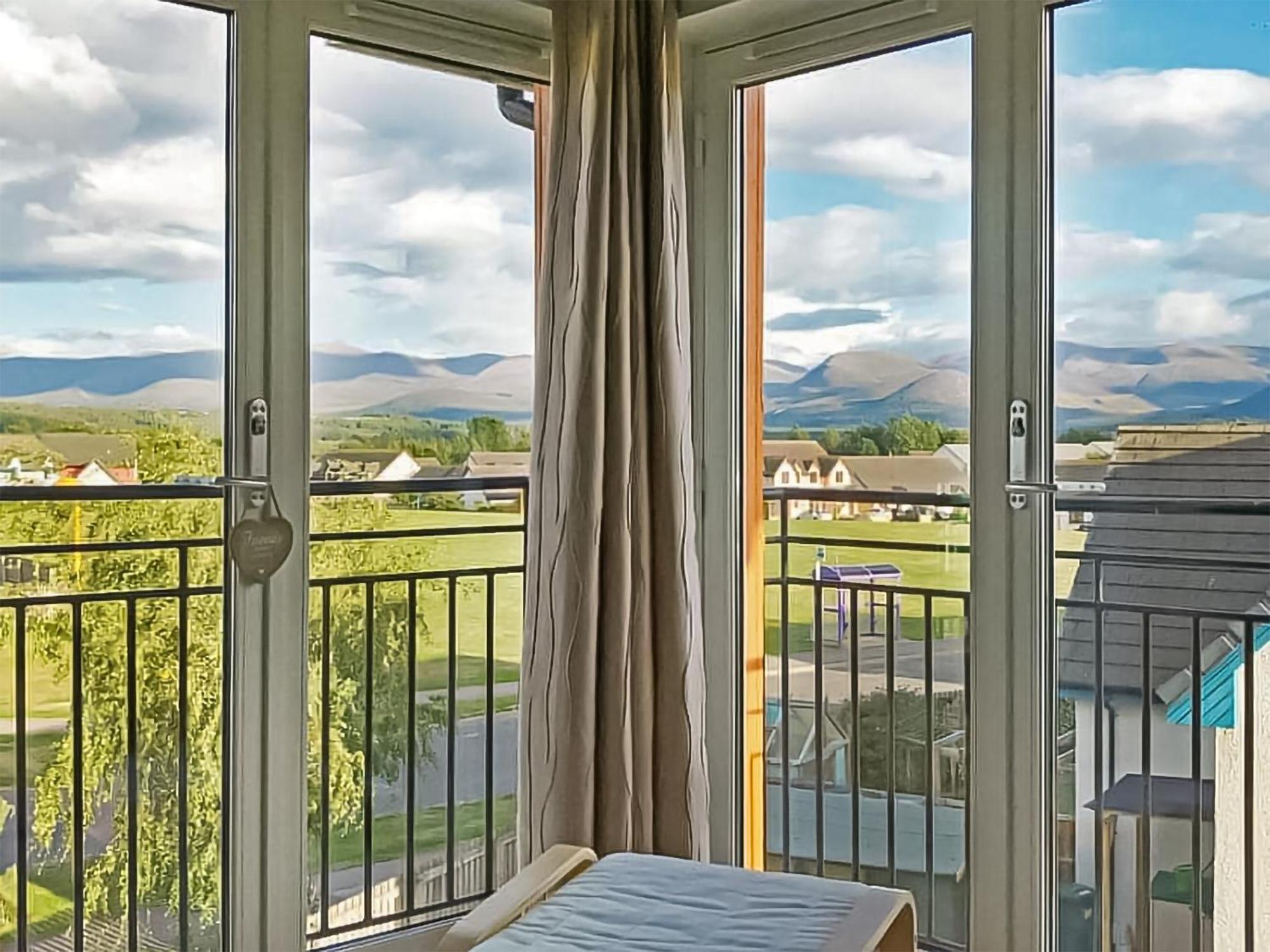 The View At No10 Villa Aviemore Exteriör bild